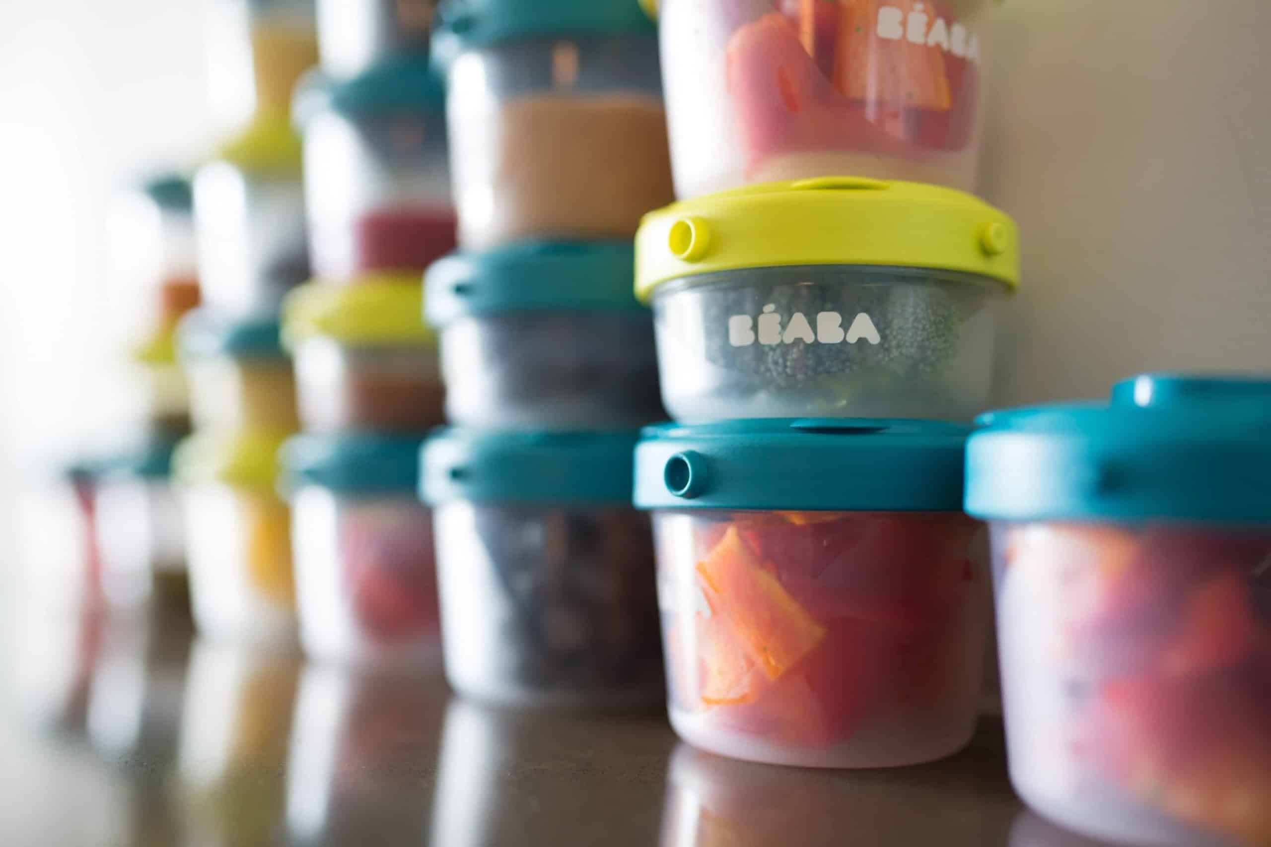 Beaba clip containers with food in it