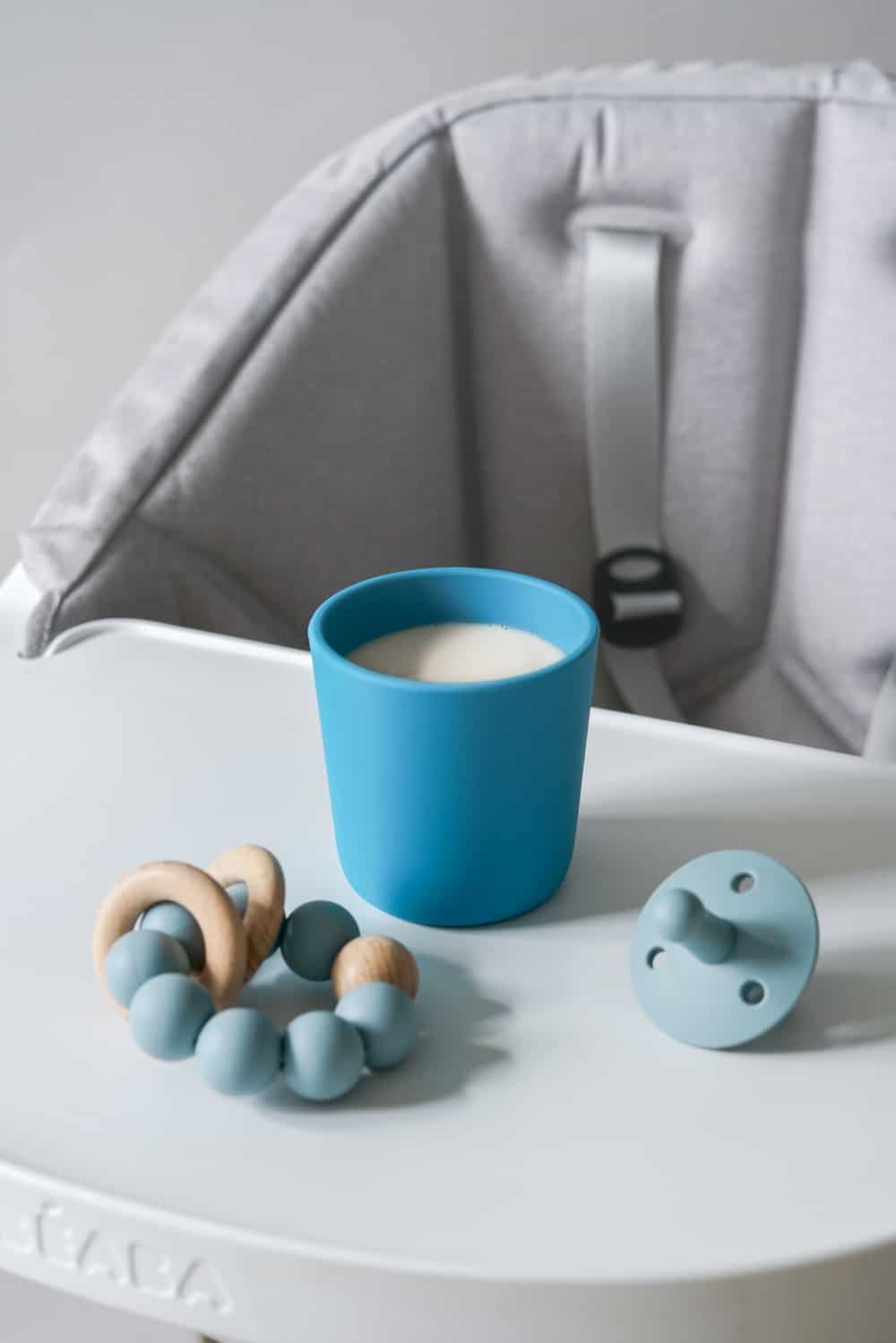 Beaba Non-slip silicone cup with milk