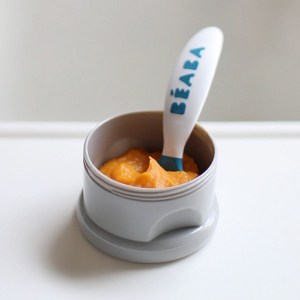 formula snack container with puree