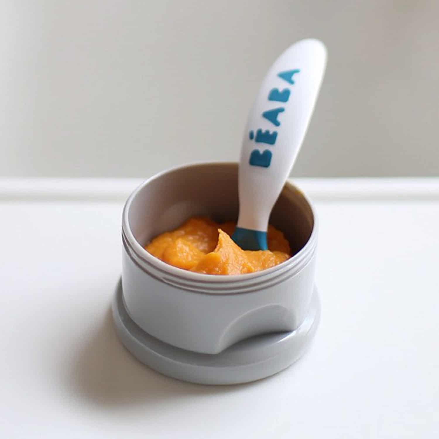 formula snack container with puree