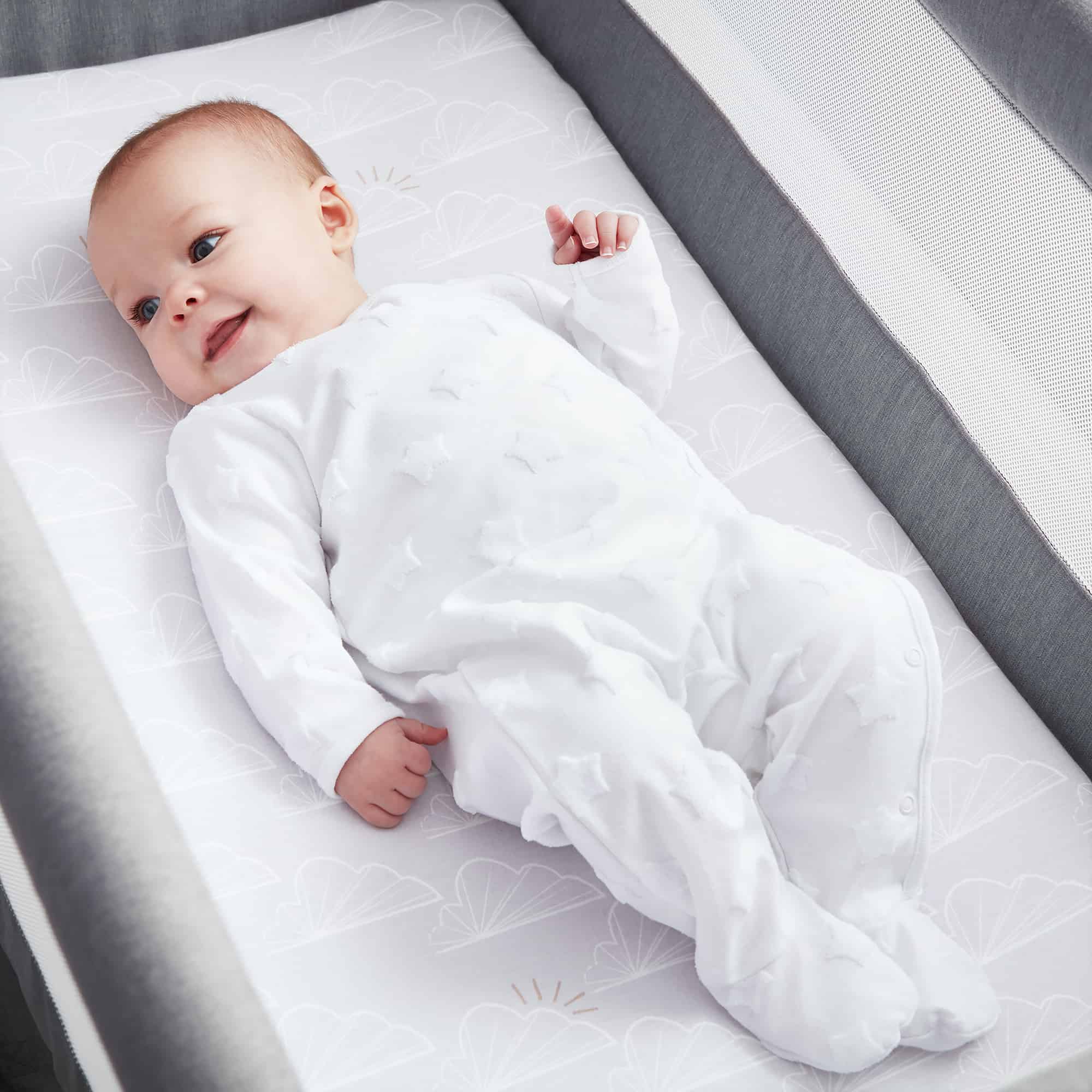Beaba by Shnuggle Bedside Sleeper Infant Crib Bedding Set
