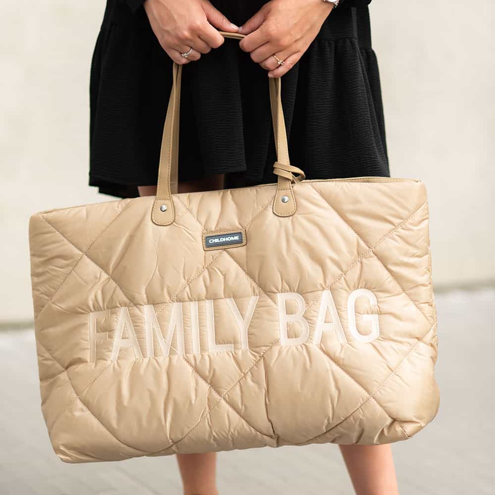 Mom Holding Childhome Family Bag Puffered Beige